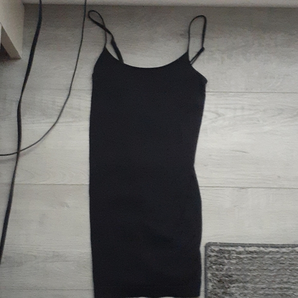 SO Tops - Great condition black favorite seamless cami